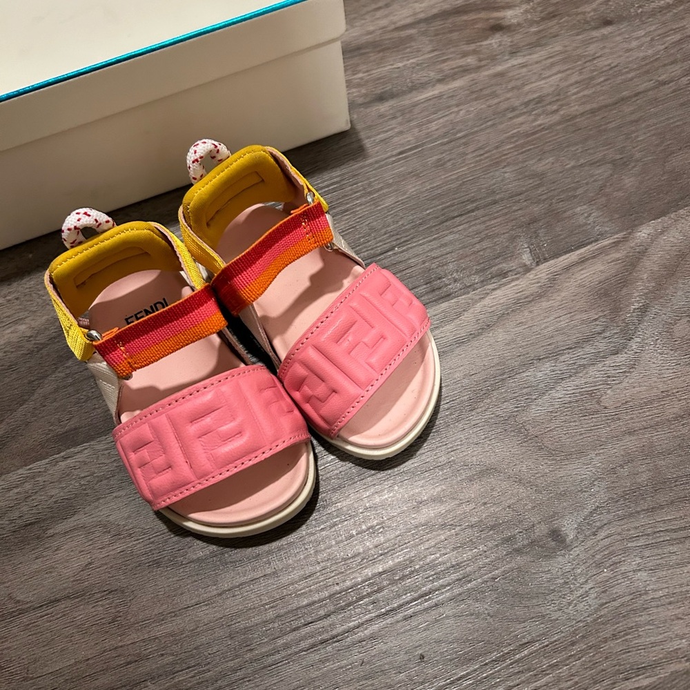 Size 19 - Picture 3 of 5